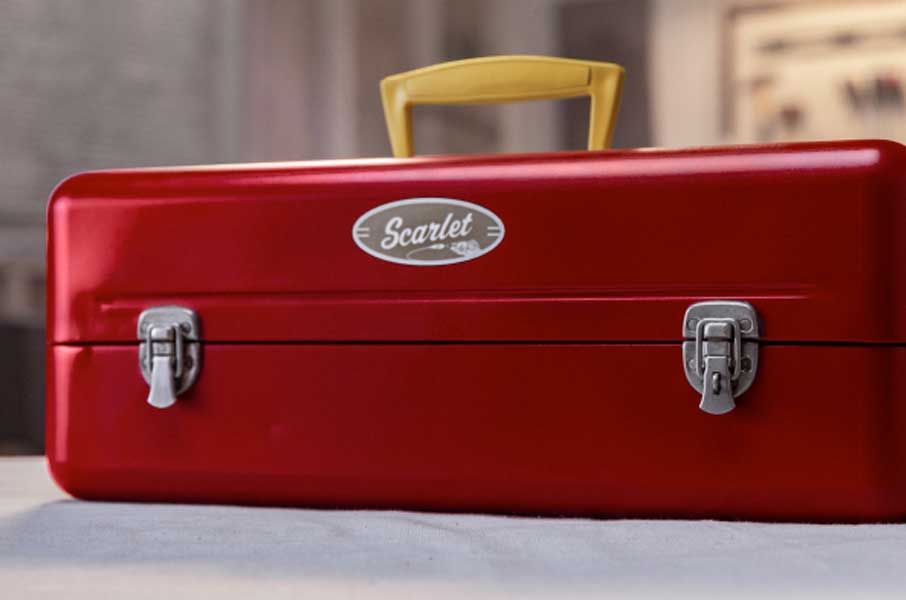 Tacklebox painted red