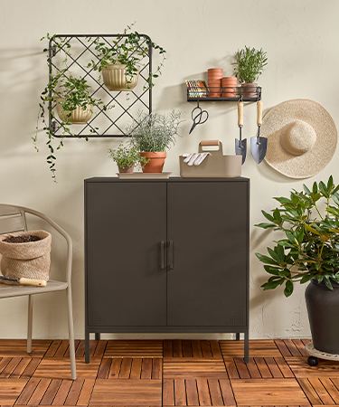 Chair and side table with cups in Hammered Black