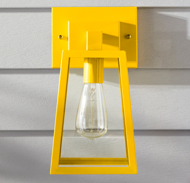 Outdoor light painted yellow