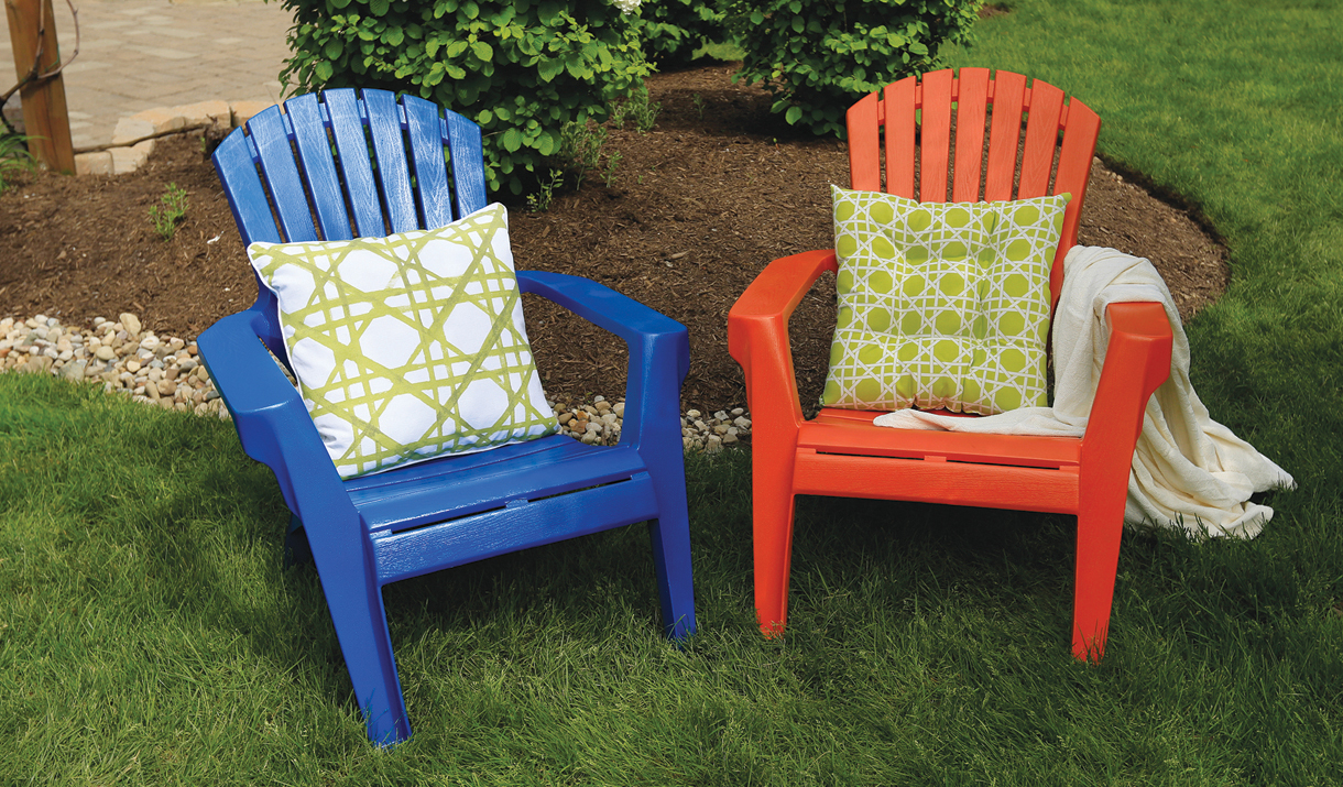 painted plastic lawn chairs